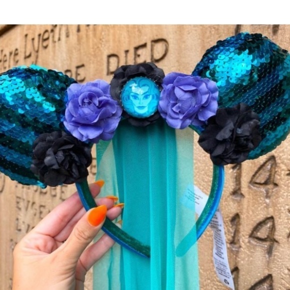 Minnie Mouse the Main Attraction Ear Headband - Picture 7 of 10